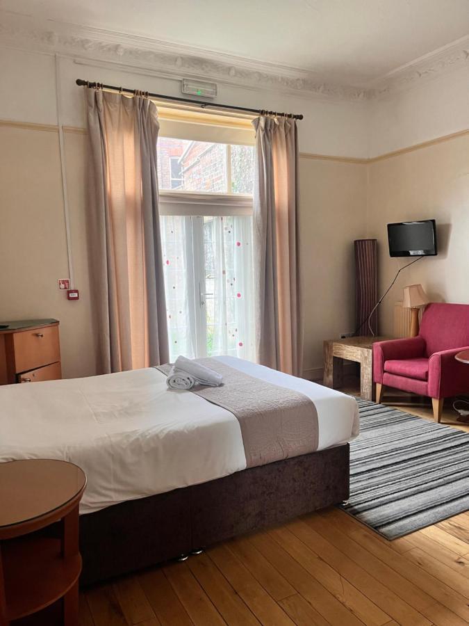 Ullet 3* Liverpool