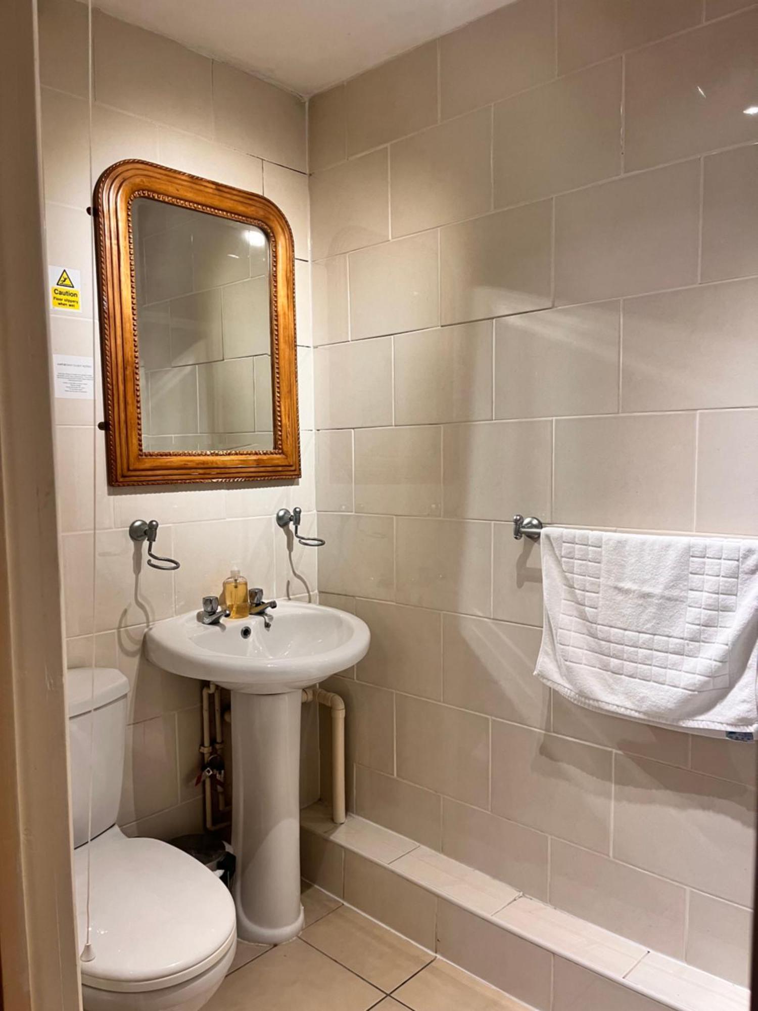 Ullet Guest house Liverpool