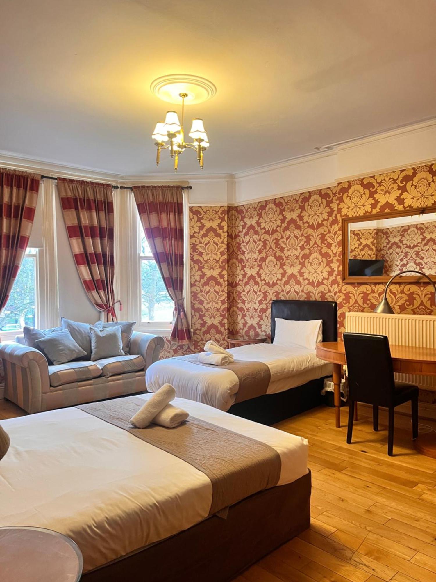 Ullet Guest house 3*